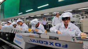 Undercover Reporter Reveals Extreme Working Conditions at Foxconn Factory